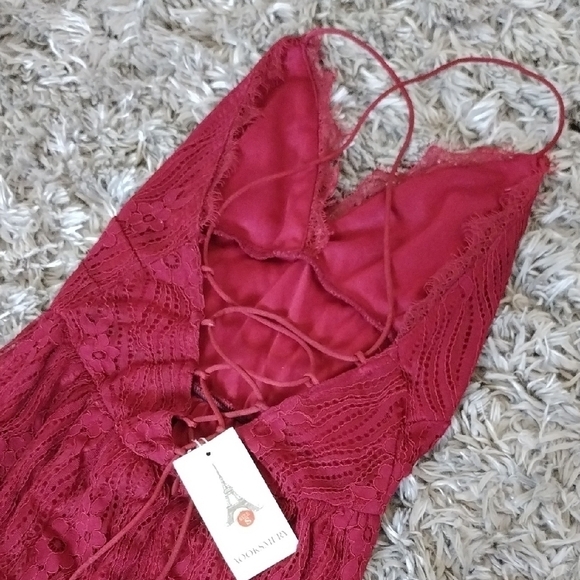 Aooksmery Elegant Red Lace Dress - Picture 5 of 10